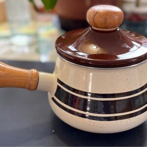 LevcoWare Japan enamel pot, Vintage​